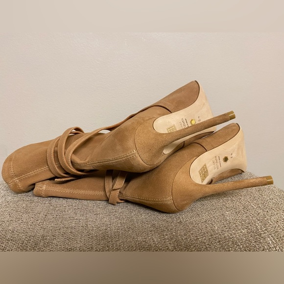$695 Stuart Weitzman Stuart 100 Belted Boots - Picture 9 of 11